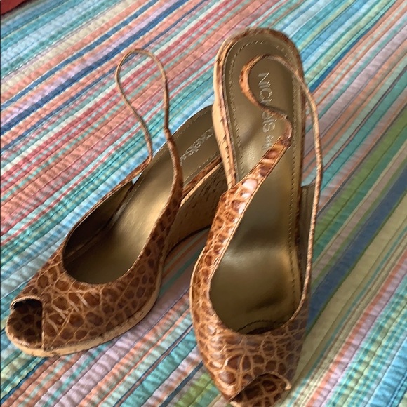 Leather peep toe wedge heels. - Picture 2 of 8